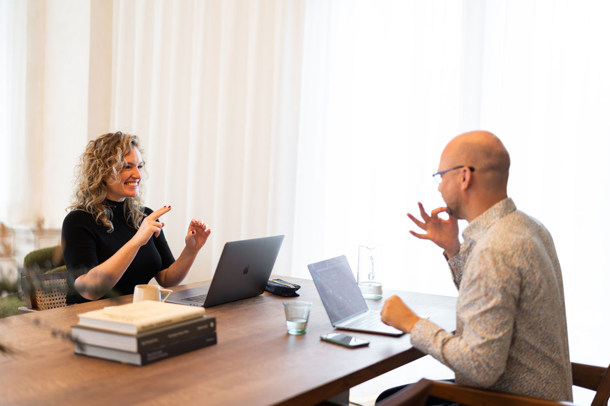 Gebarenchallenge_aanbod_gebaren-in-gesprekken-cursus GebarenChallenge Bianca Onno team